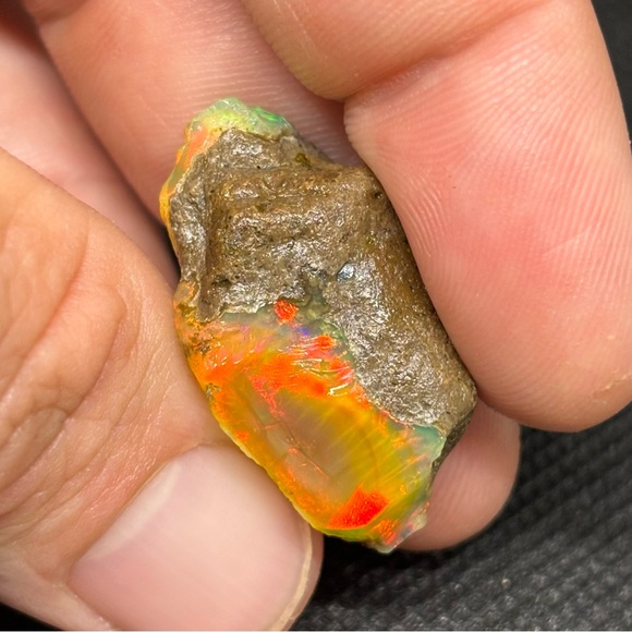 Vividly Bright Professional Grade Rough Ethiopian Opal For Lapidary Cutting - Picture 6 of 10